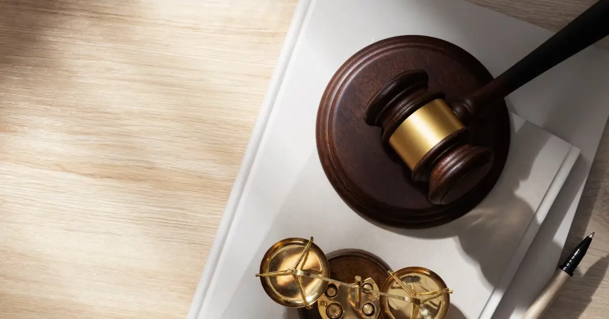 สภาพบังคับคำวินิจฉัยของศาลรัฐธรรมนูญตามพระราชบัญญัติประกอบรัฐธรรมนูญว่าด้วยวิธีพิจารณาของศาลรัฐธรรมนูญ พ.ศ. 2561 มาตรา 74 และข้อกำหนดศาลรัฐธรรมนูญ ว่าด้วยวิธีพิจารณาคดีรัฐธรรมนูญ พ.ศ. 2562 ข้อ 44 และข้อ 45